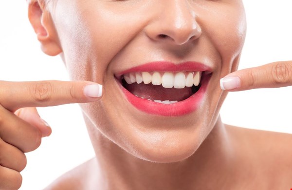 Stralend gebit? Ontdek de basistips voor de verzorging! Stralend gebit? Ontdek de basistips voor de verzorging!